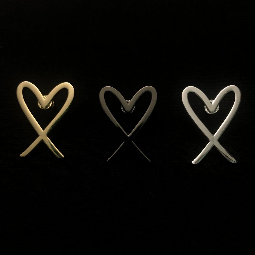 Ten Stacks Black Heart Enamel Lapel Pin - Picture 6 of 6